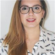Maestra ofrece clases para alumnado de Primaria